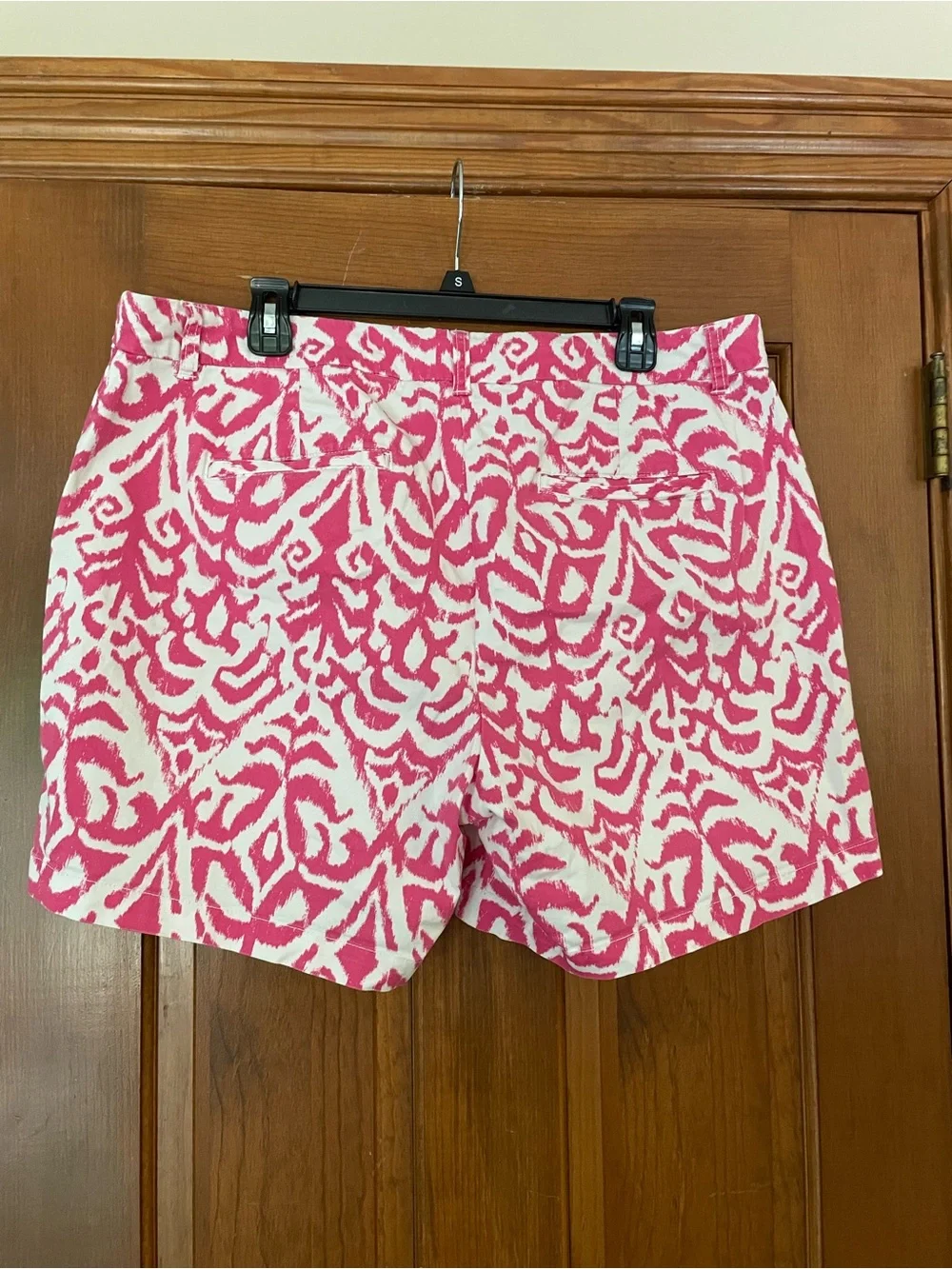 Crown & Ivy Pink and White Patterned Casual Shorts Front & Back Pockets Size 16W